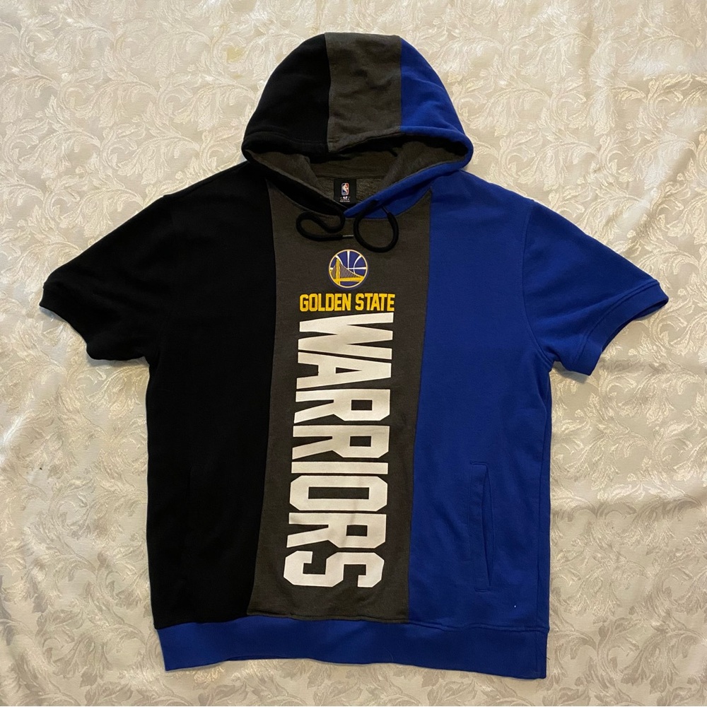 NBA Brand Golden State Warriors Curry 32 Short Sleeve Pull Over Hoodie.